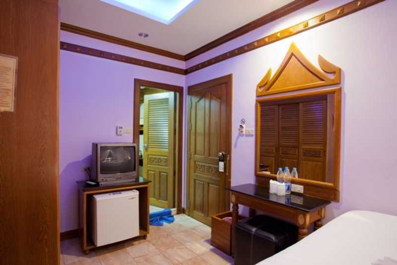 Patong Beach Bed And Breakfast Hotel