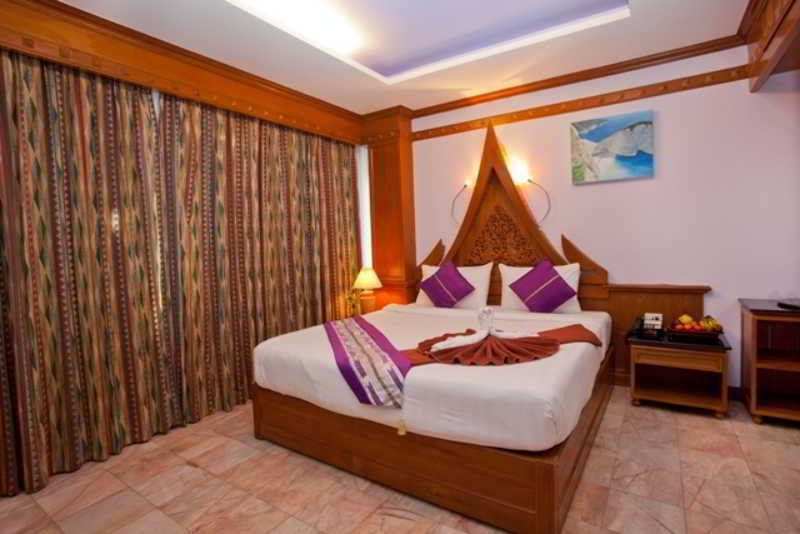 Patong Beach Bed And Breakfast Hotel 2*
