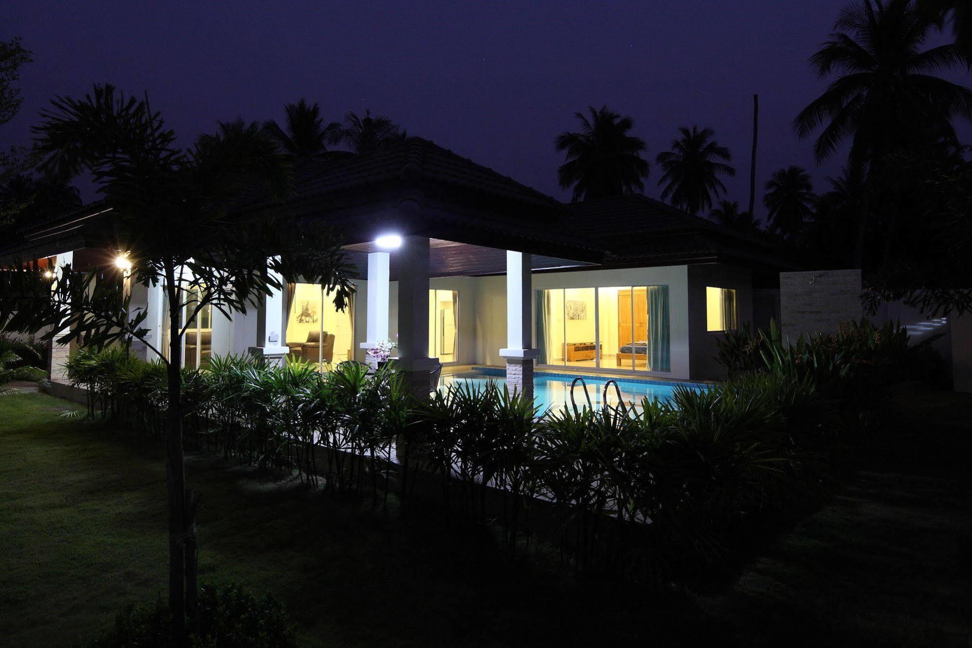 Unique Paradise 3* Bang Lamung