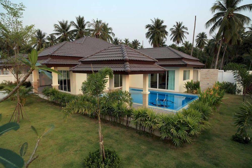Unique Paradise Resort Bang Lamung