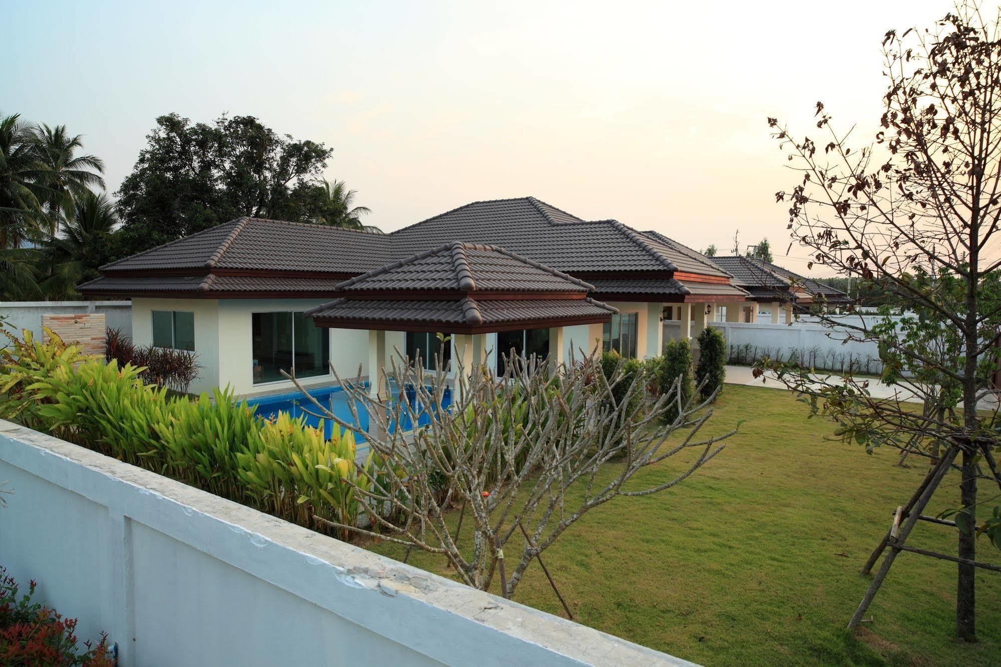 Unique Paradise Resort Bang Lamung