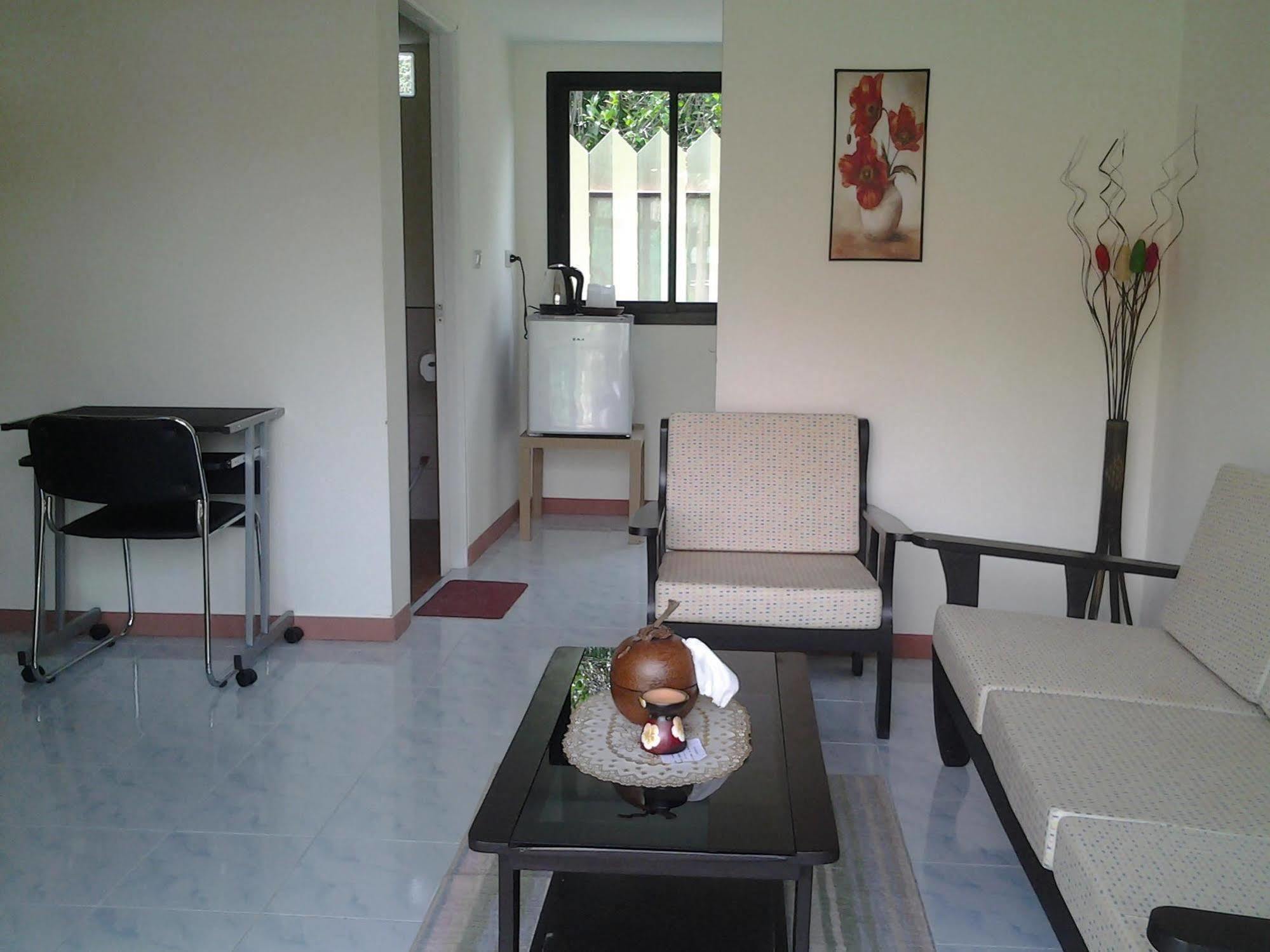Resort Laemsor Modern House 2*