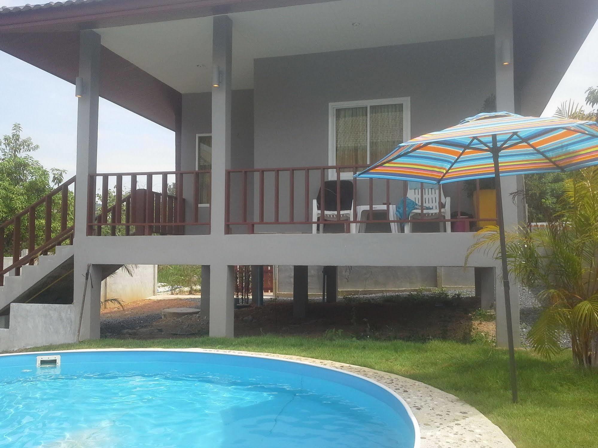 640 Pool Apartment