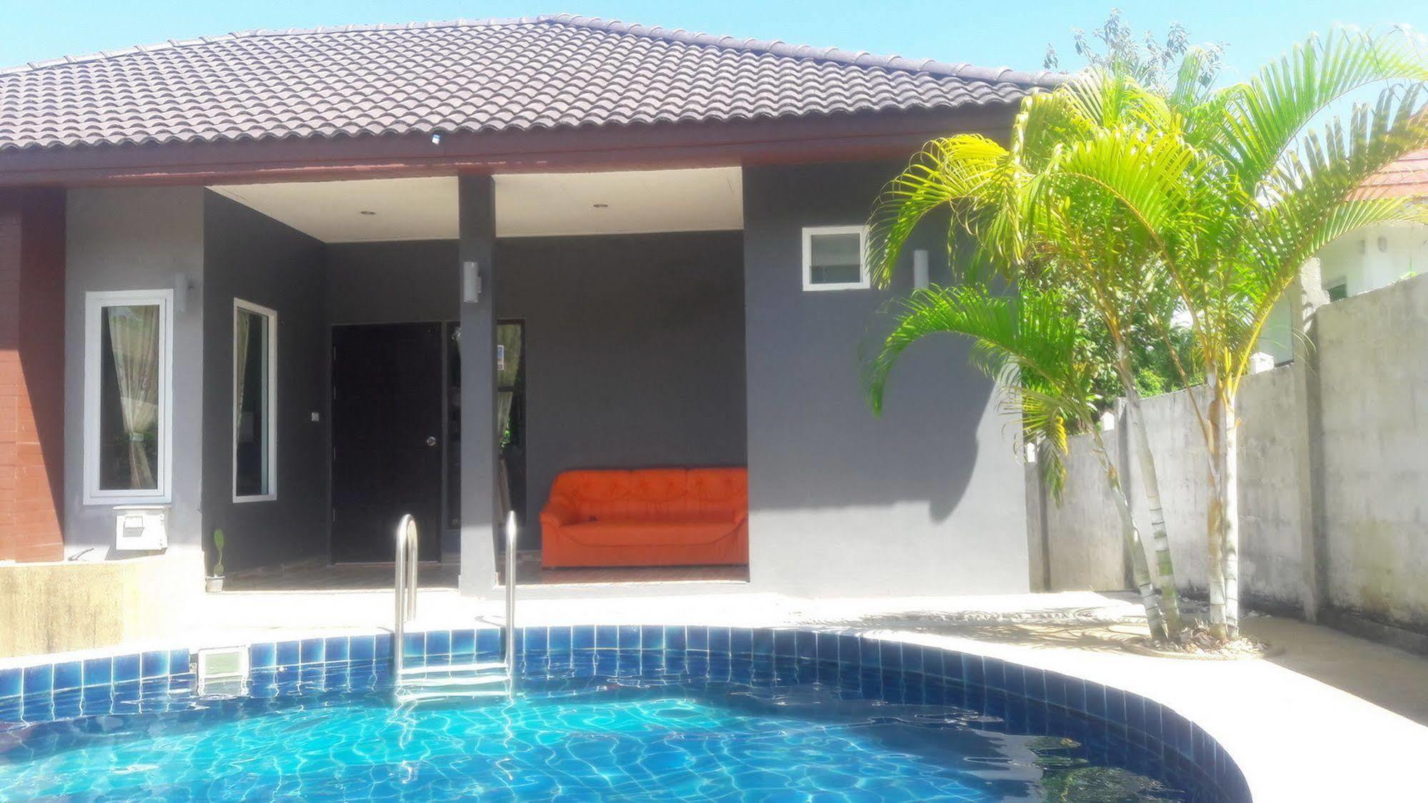640 Pool