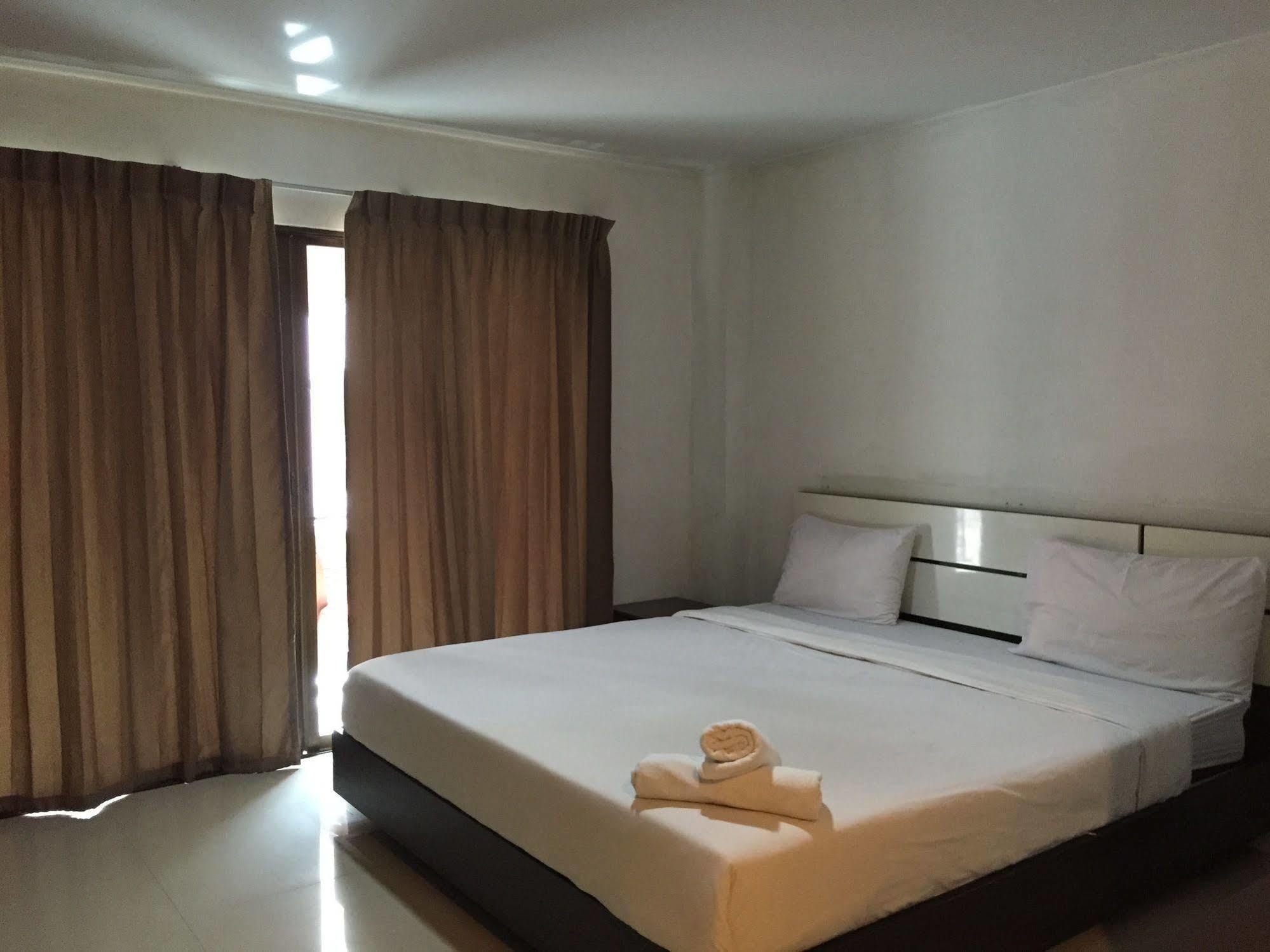 Bombay Magic 2 Hotel