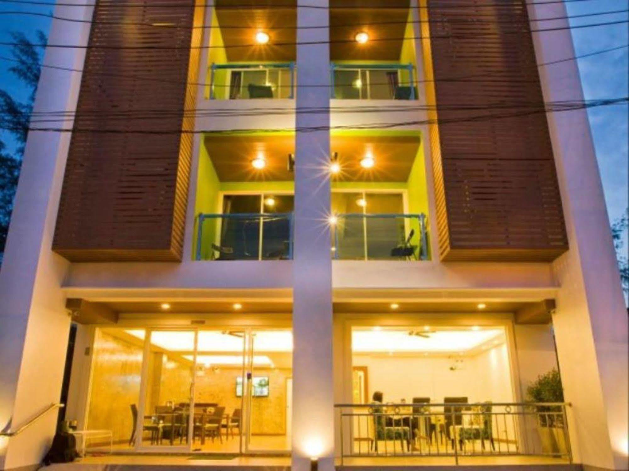 Hotel White Cat 2*
