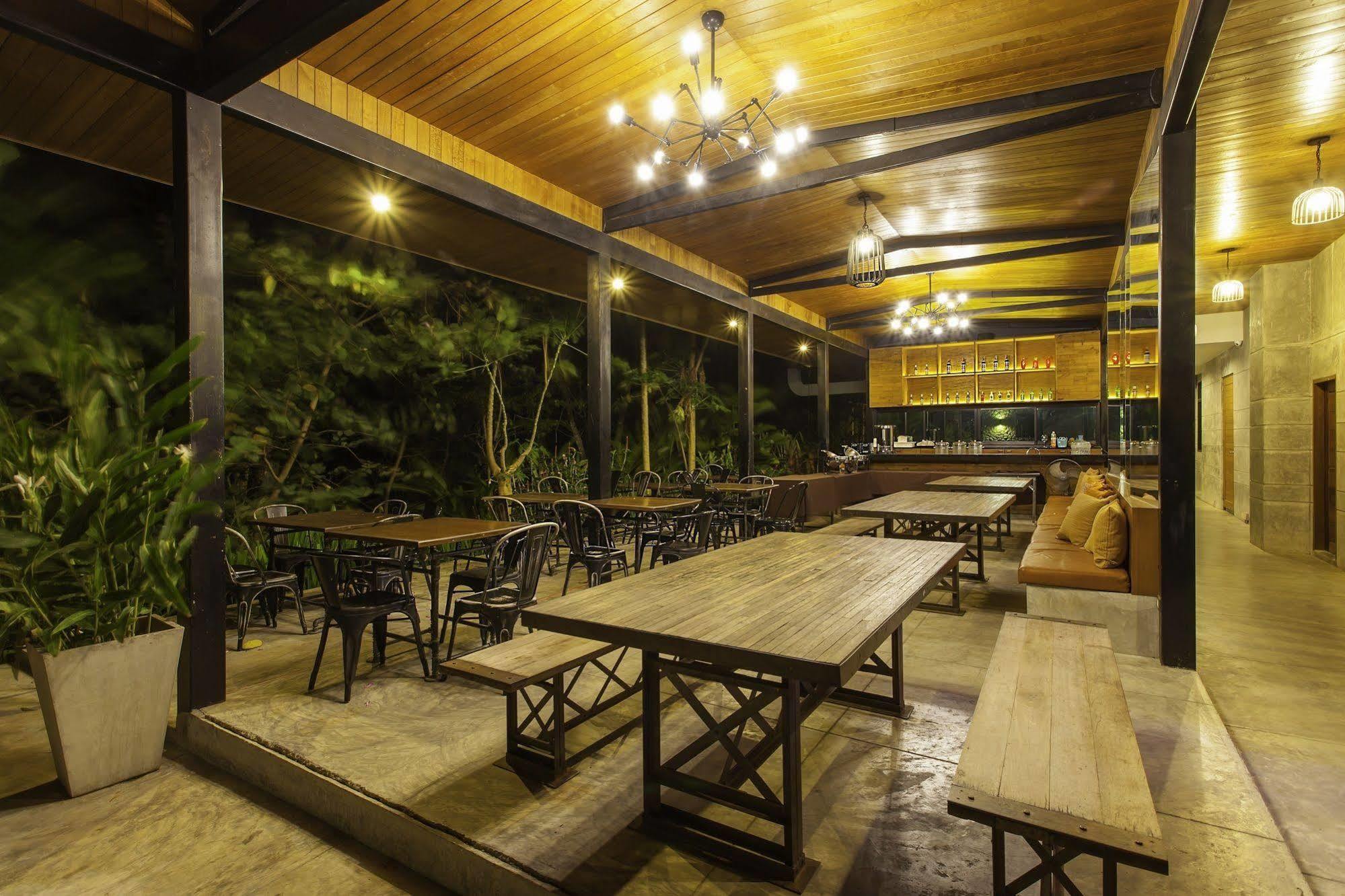 Hotel Escape De Phuket 4*