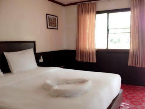 J2b Hotel