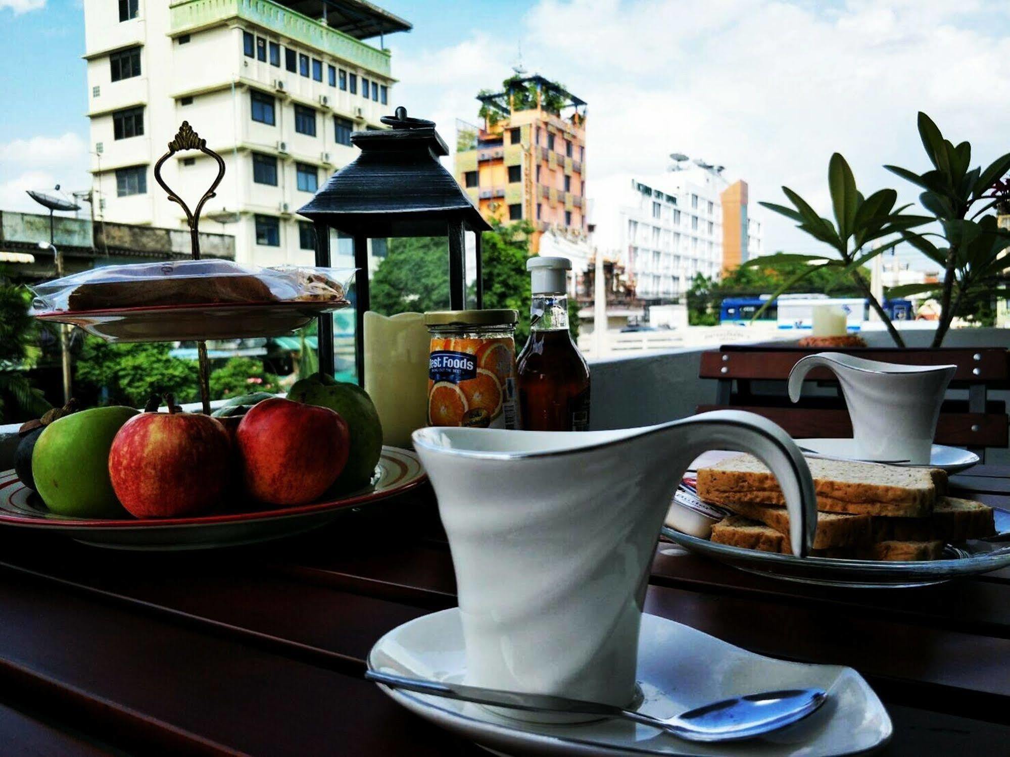 Ks House Hotel 2*