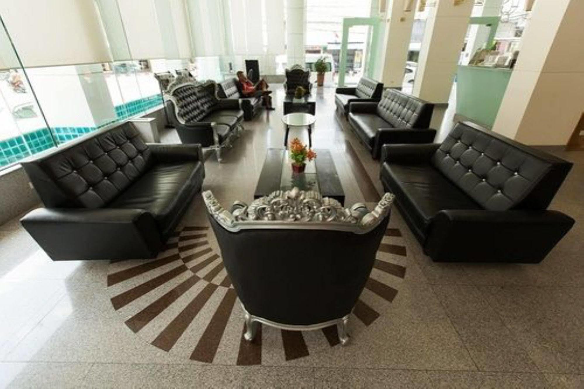 Hotel New Season Hat Yai