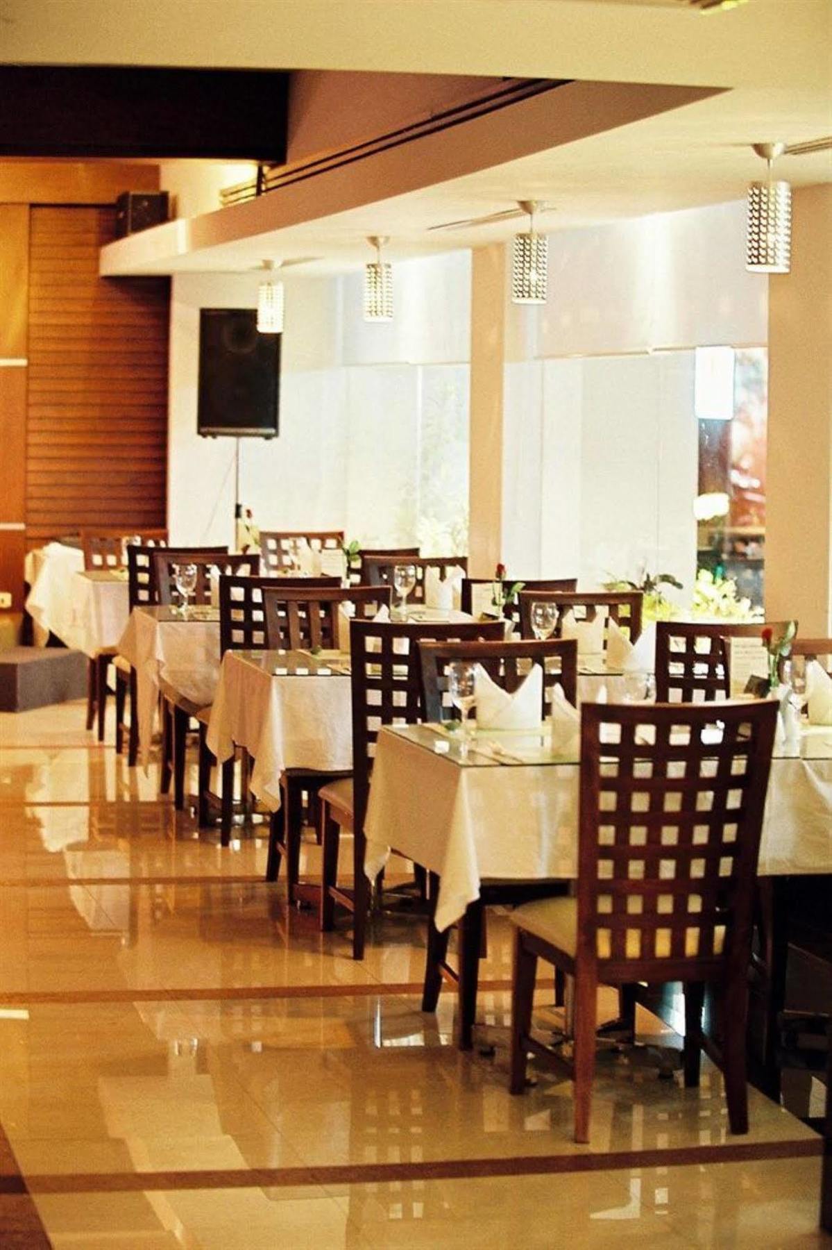 New Season Hotel