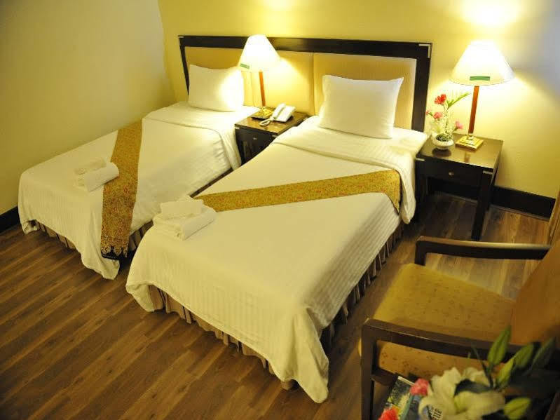 New Season Hotel