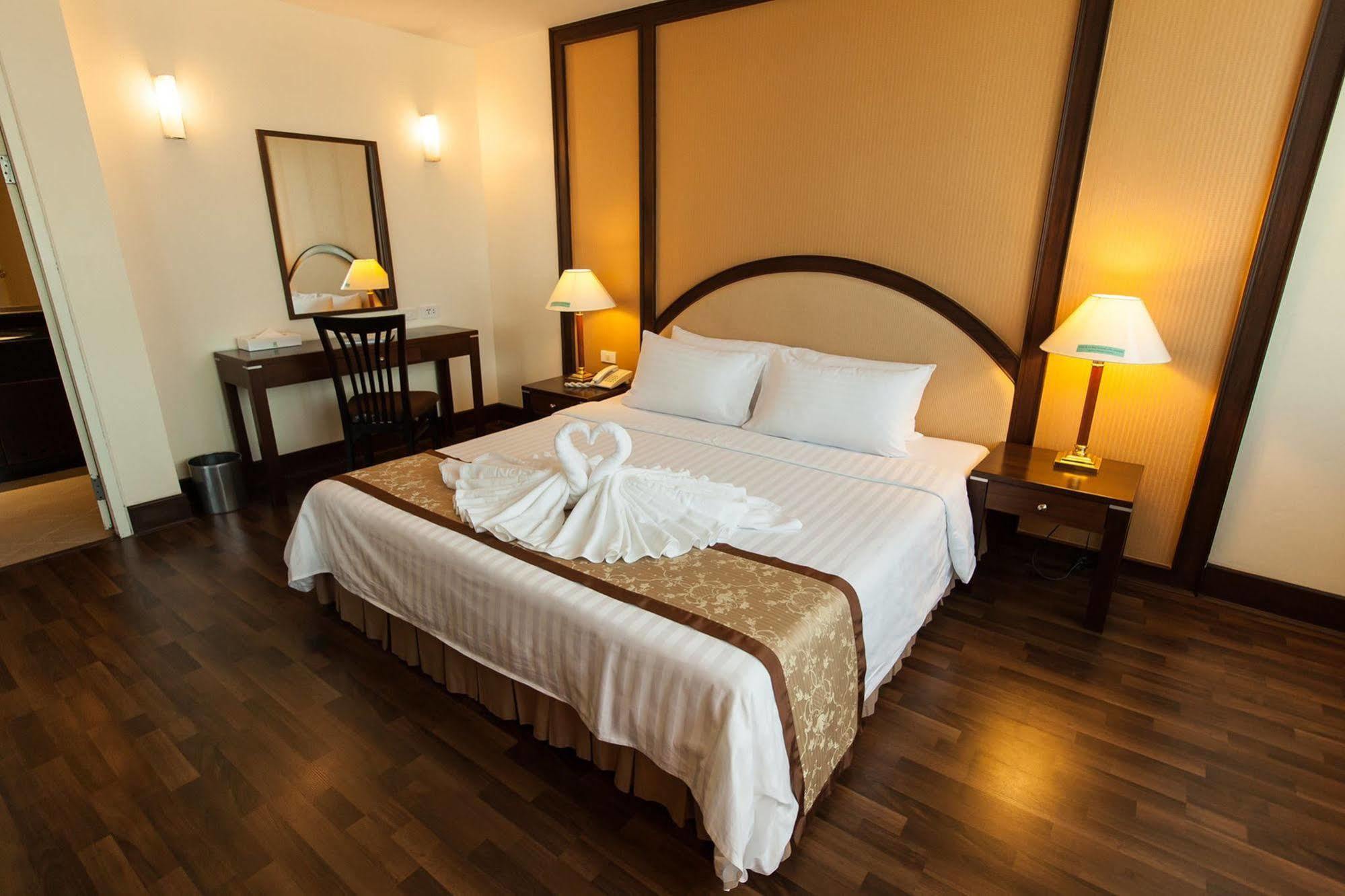 New Season Hotel Hat Yai