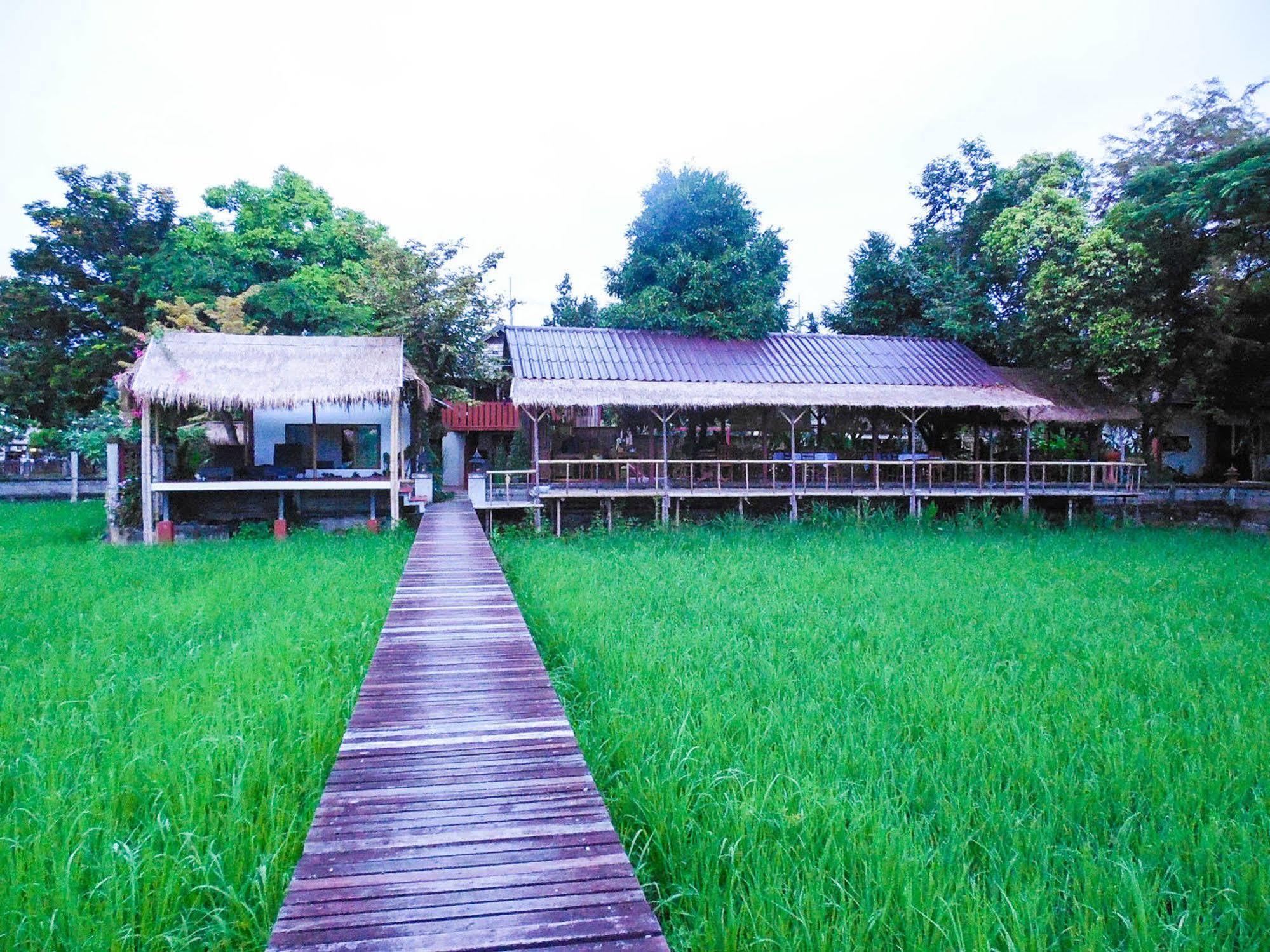 Palm Village Resort Mae Rim