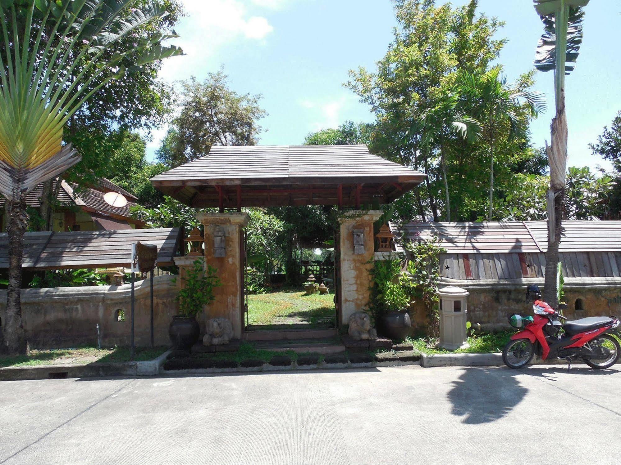 Resort Palm Village Mae Rim