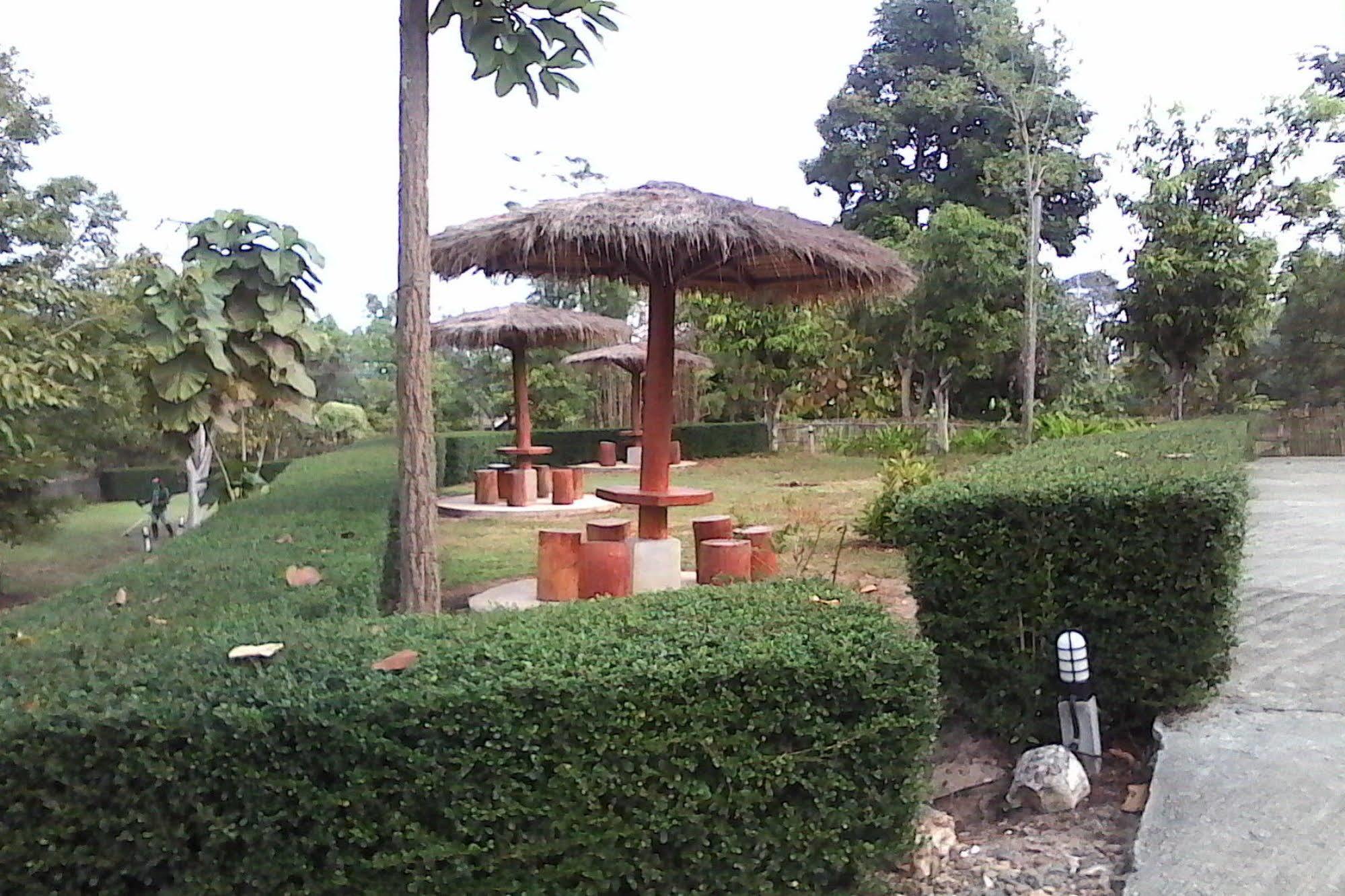 Erawan Inn 2*