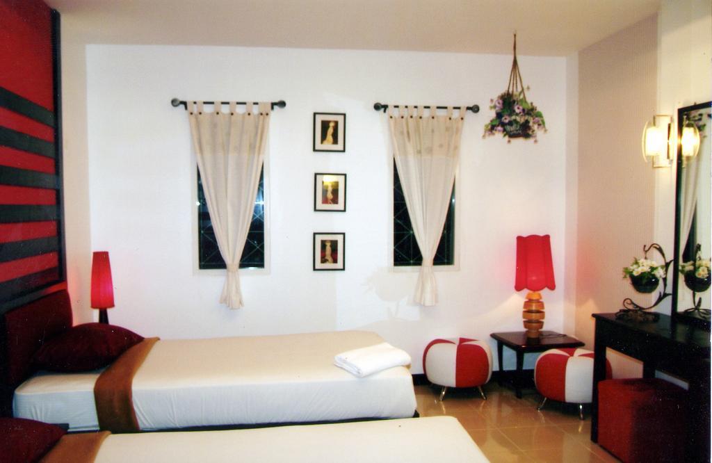 Guest house Charlie House 2*