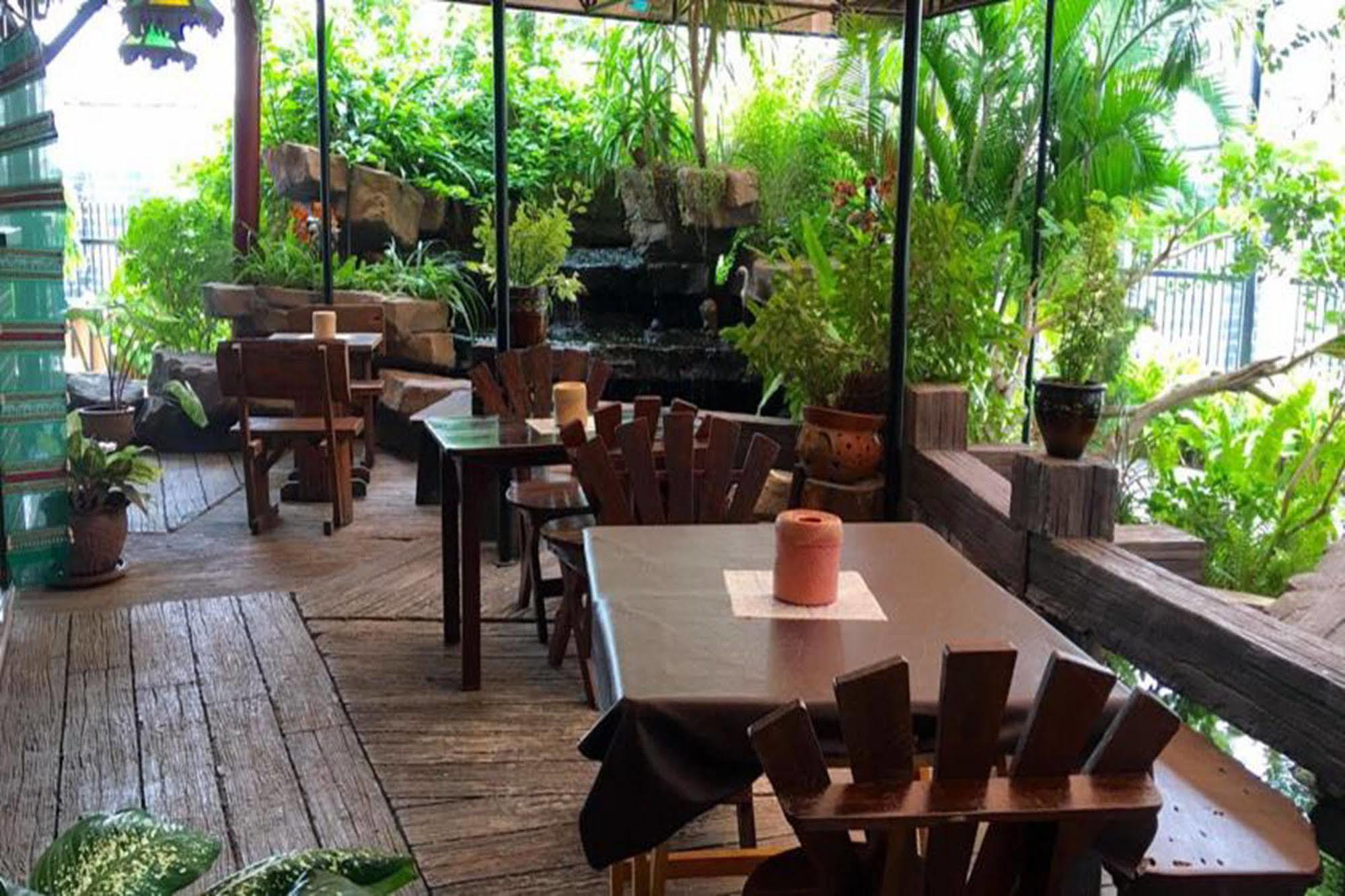 Lanna Hotel Rayong