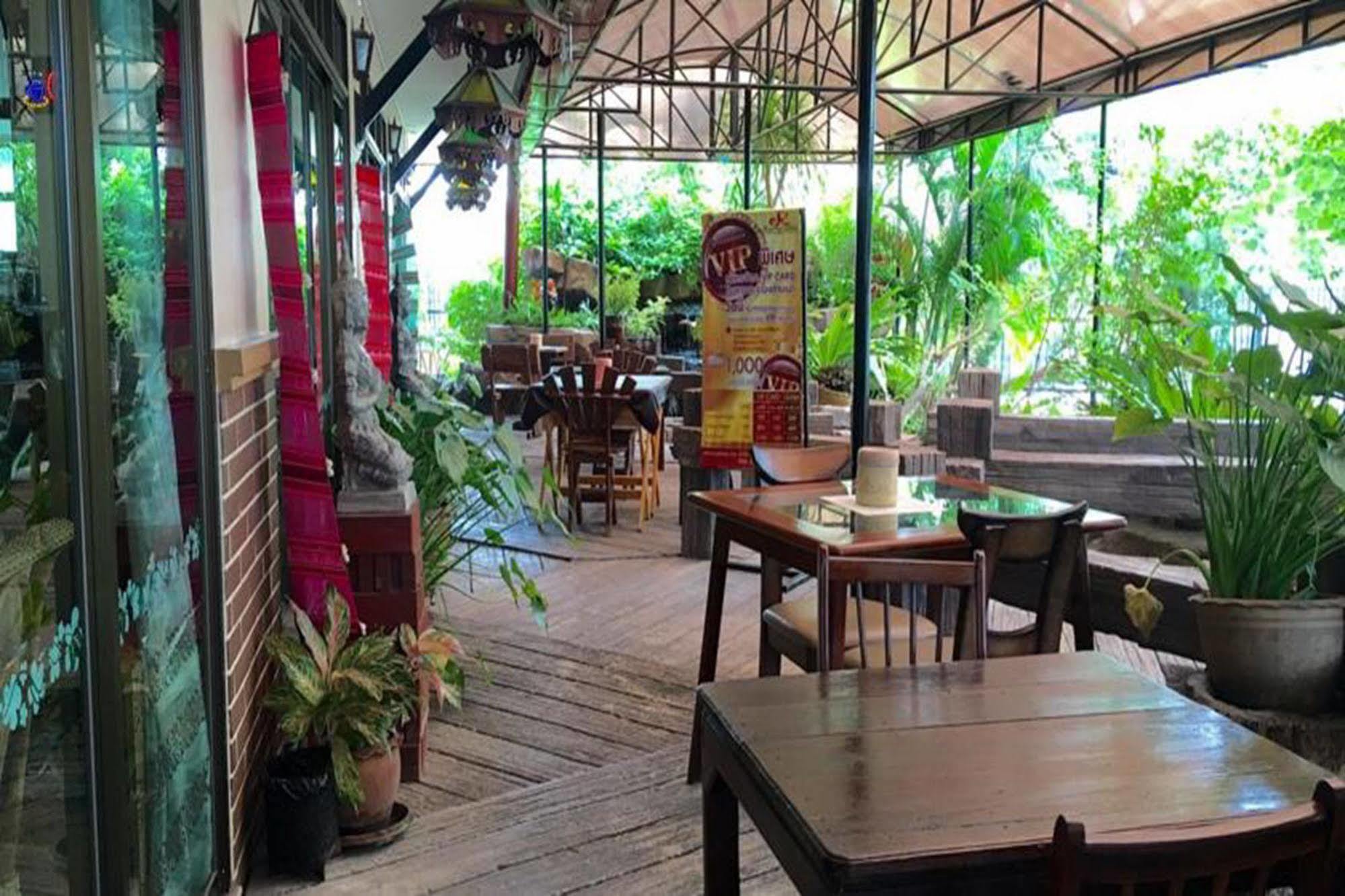 Lanna Hotel Rayong