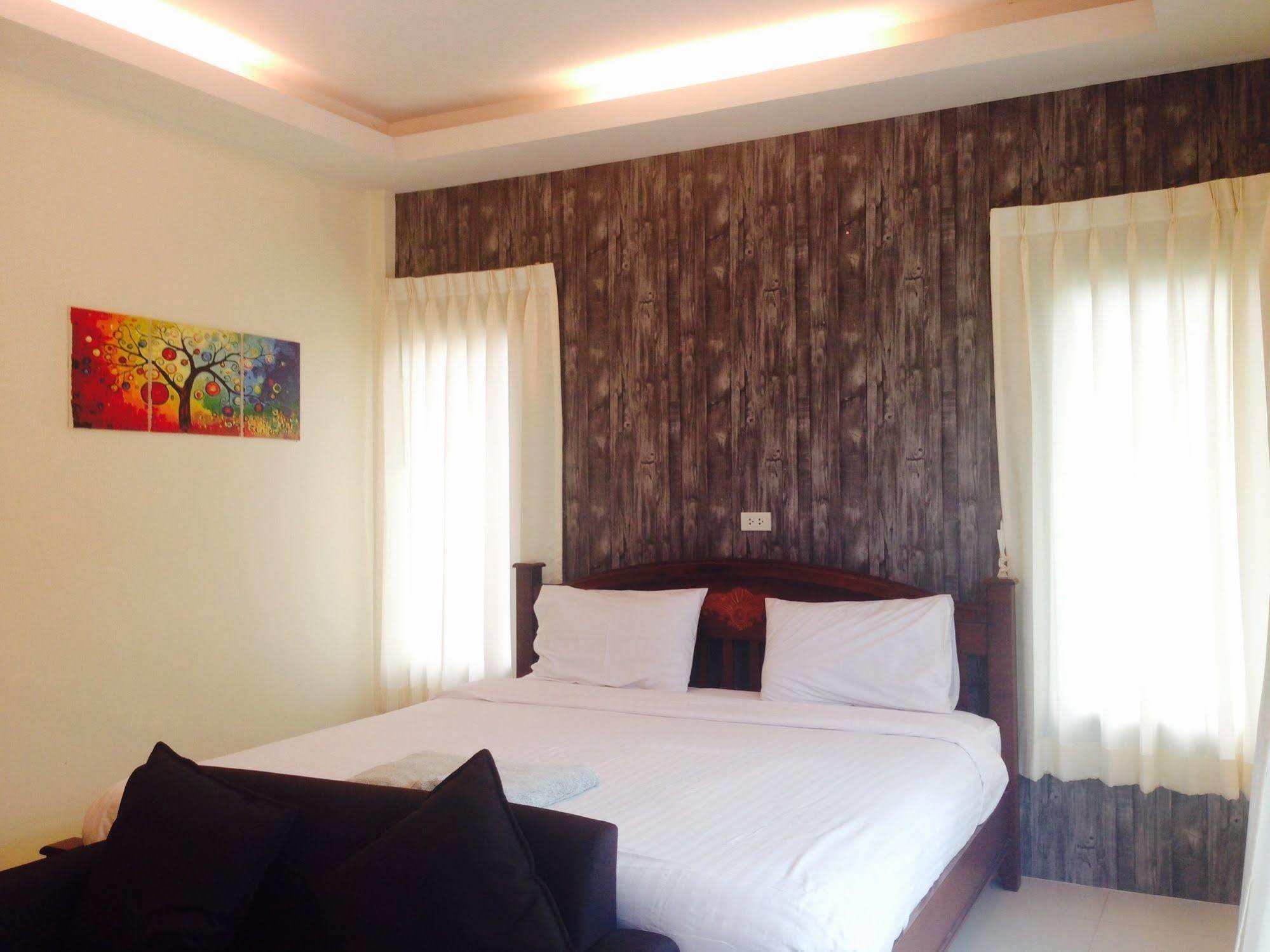 Resort Phetnamneung 3*