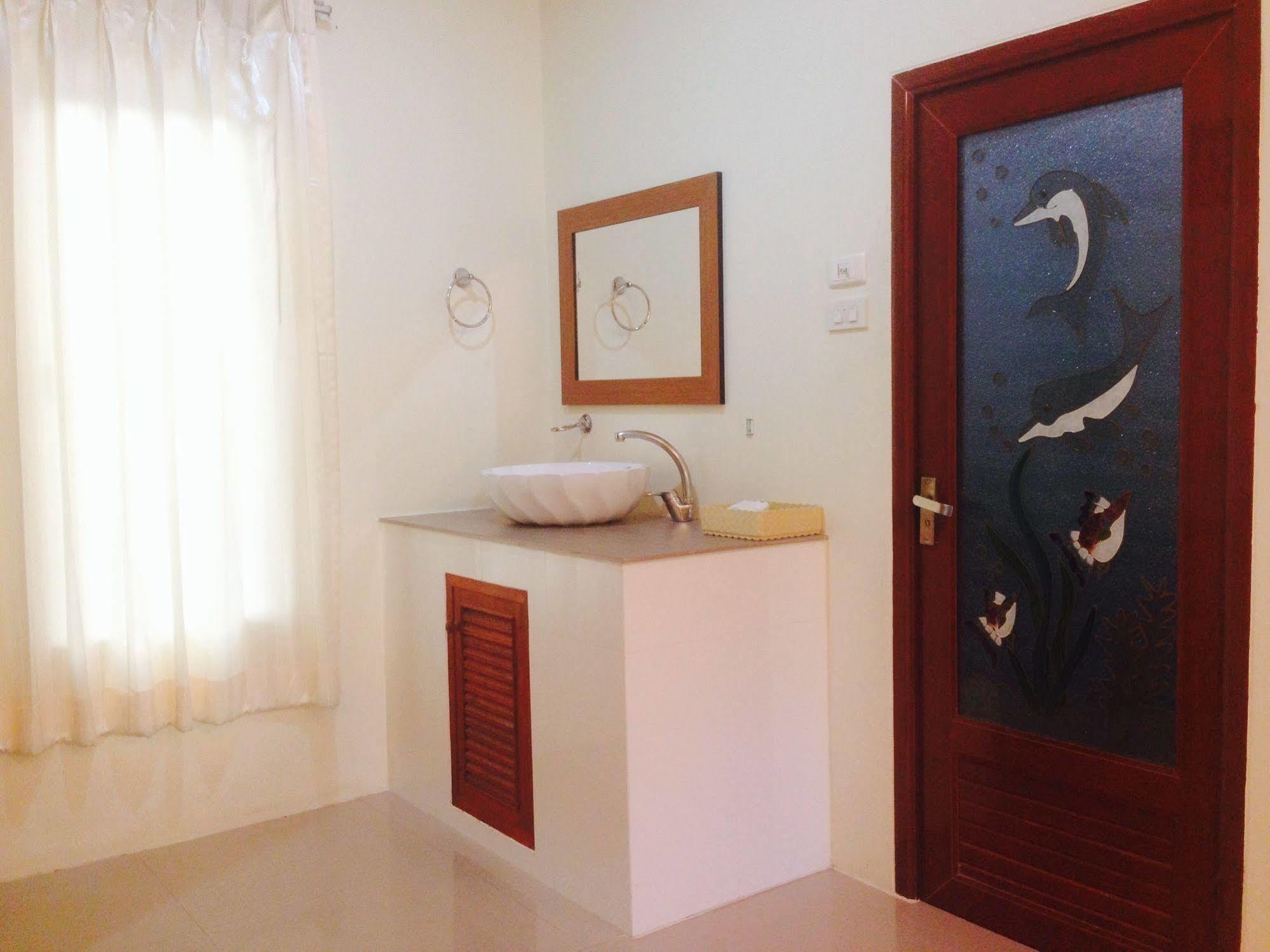 Resort Phetnamneung 3*