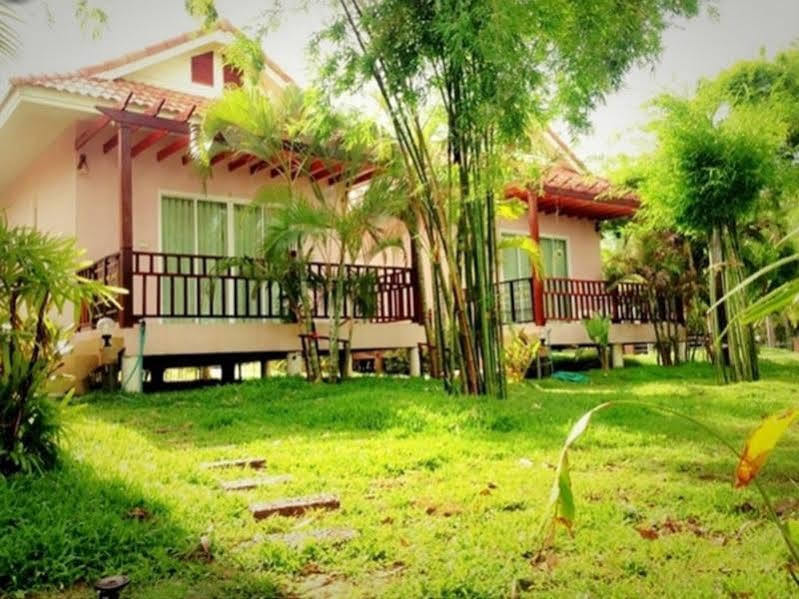 Phetnamneung Resort