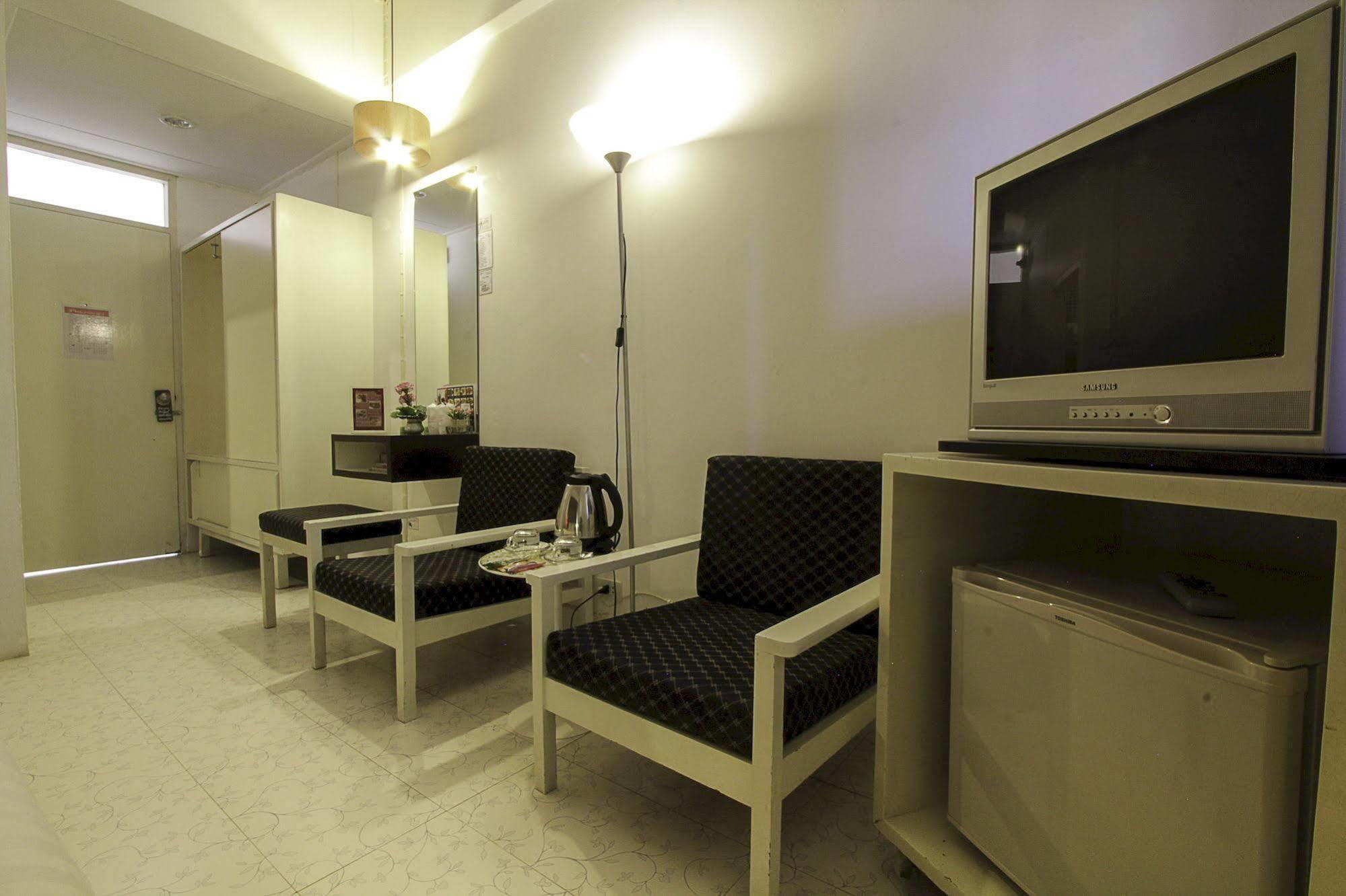 The Ratchathani Hotel 3*