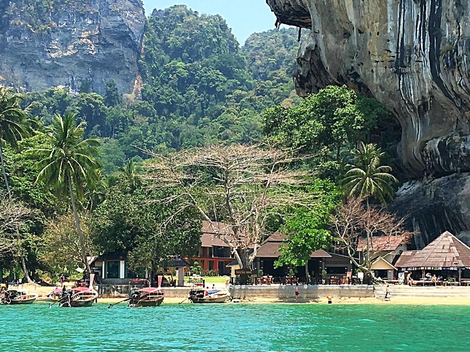 Bay Resort