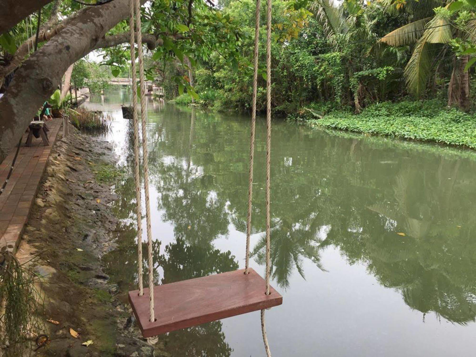 Resort Baansuanleelawadee Amphawa