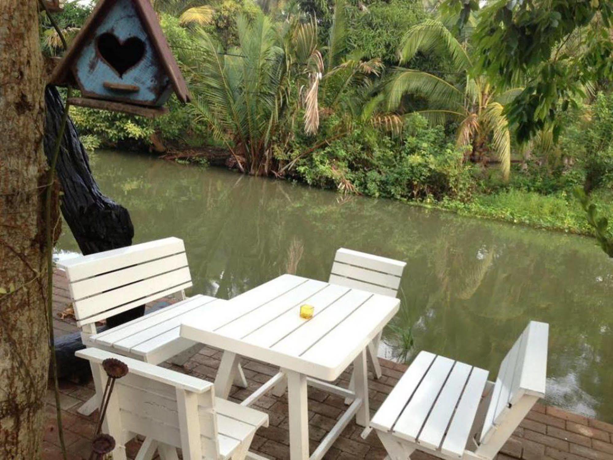 Baansuanleelawadee 3* Amphawa
