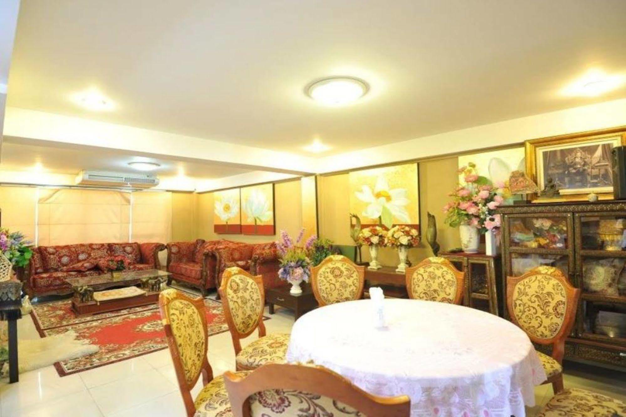 Nsiri & Resort