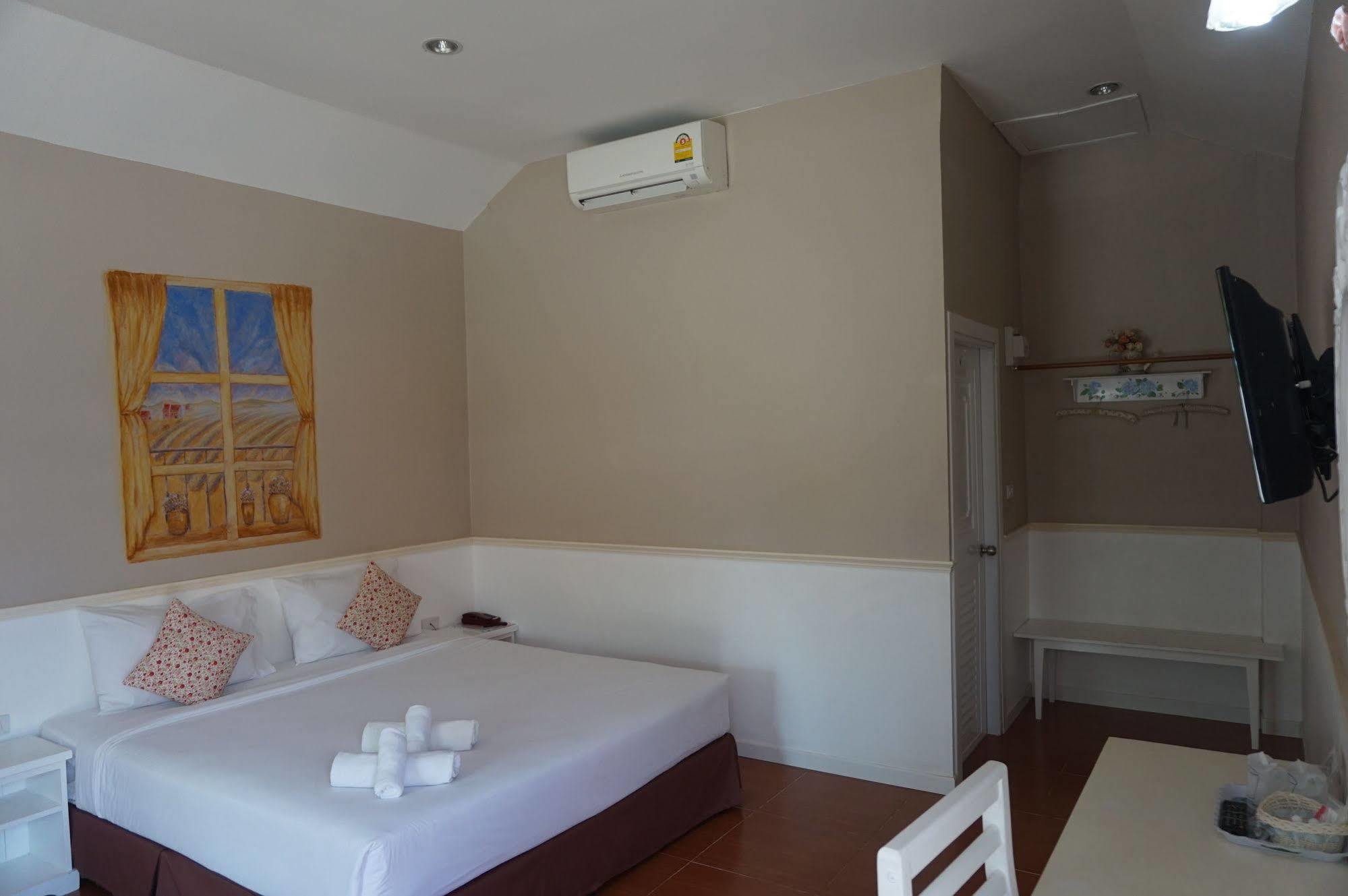 Hotel Color Sha Certified
