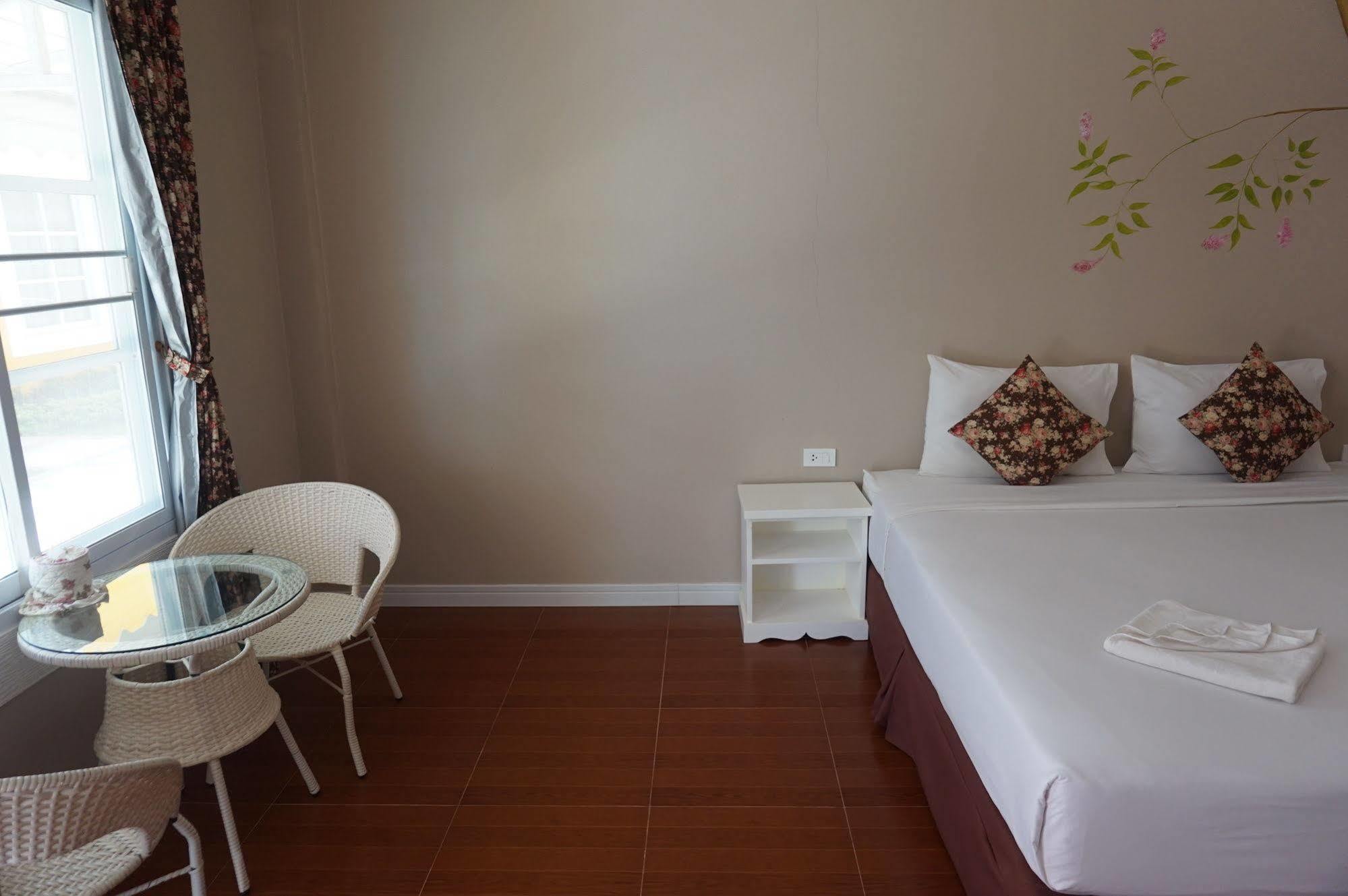 Color Sha Certified Hotel Sakon Nakhon