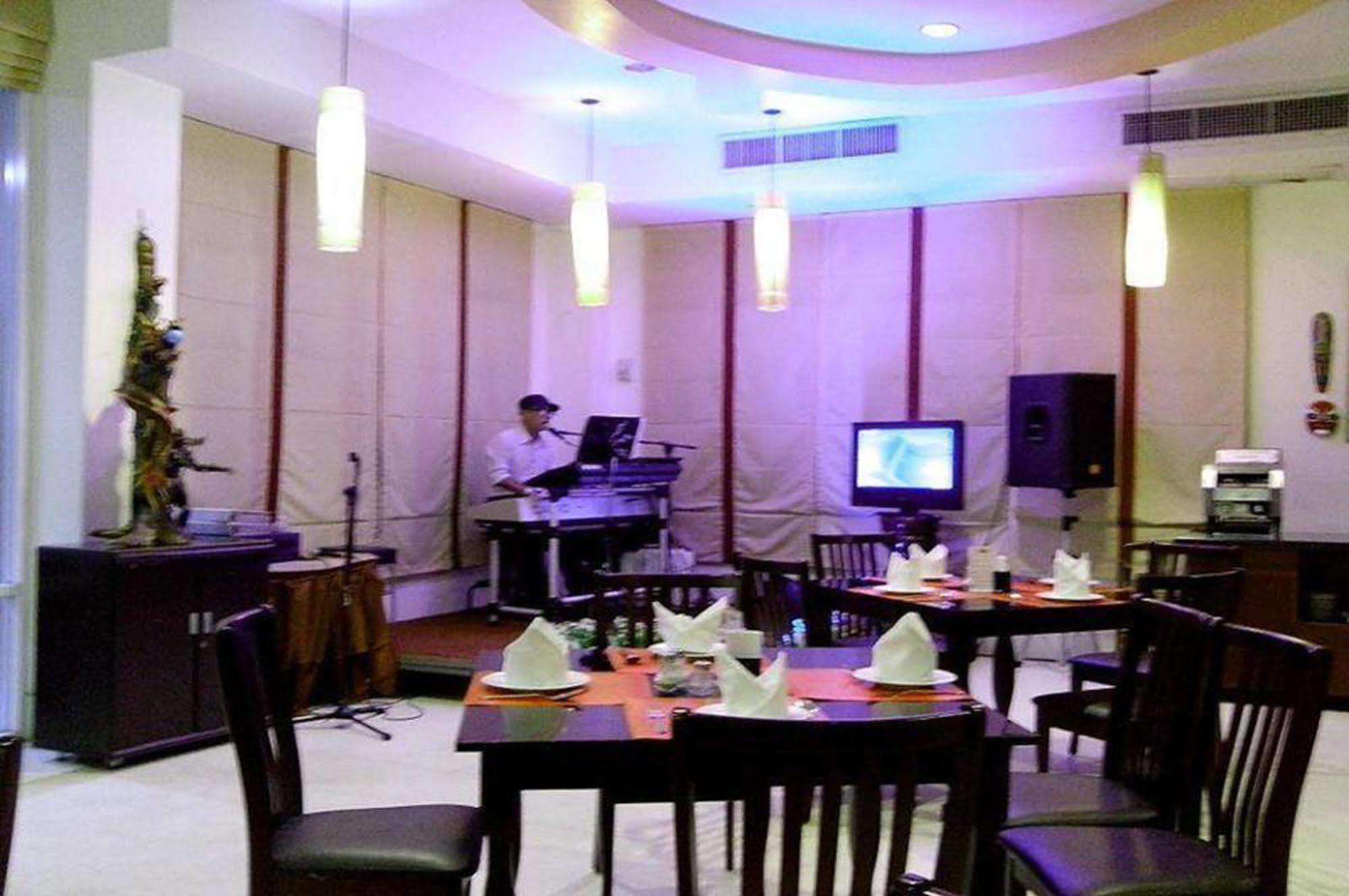 Hotel Grand Hill And Nakhon Sawan
