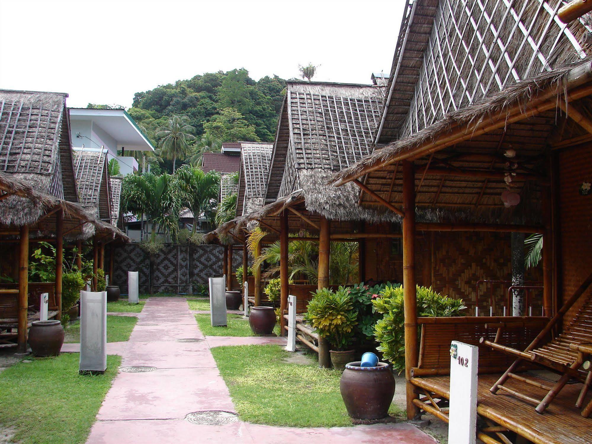 Twin Palms 2*