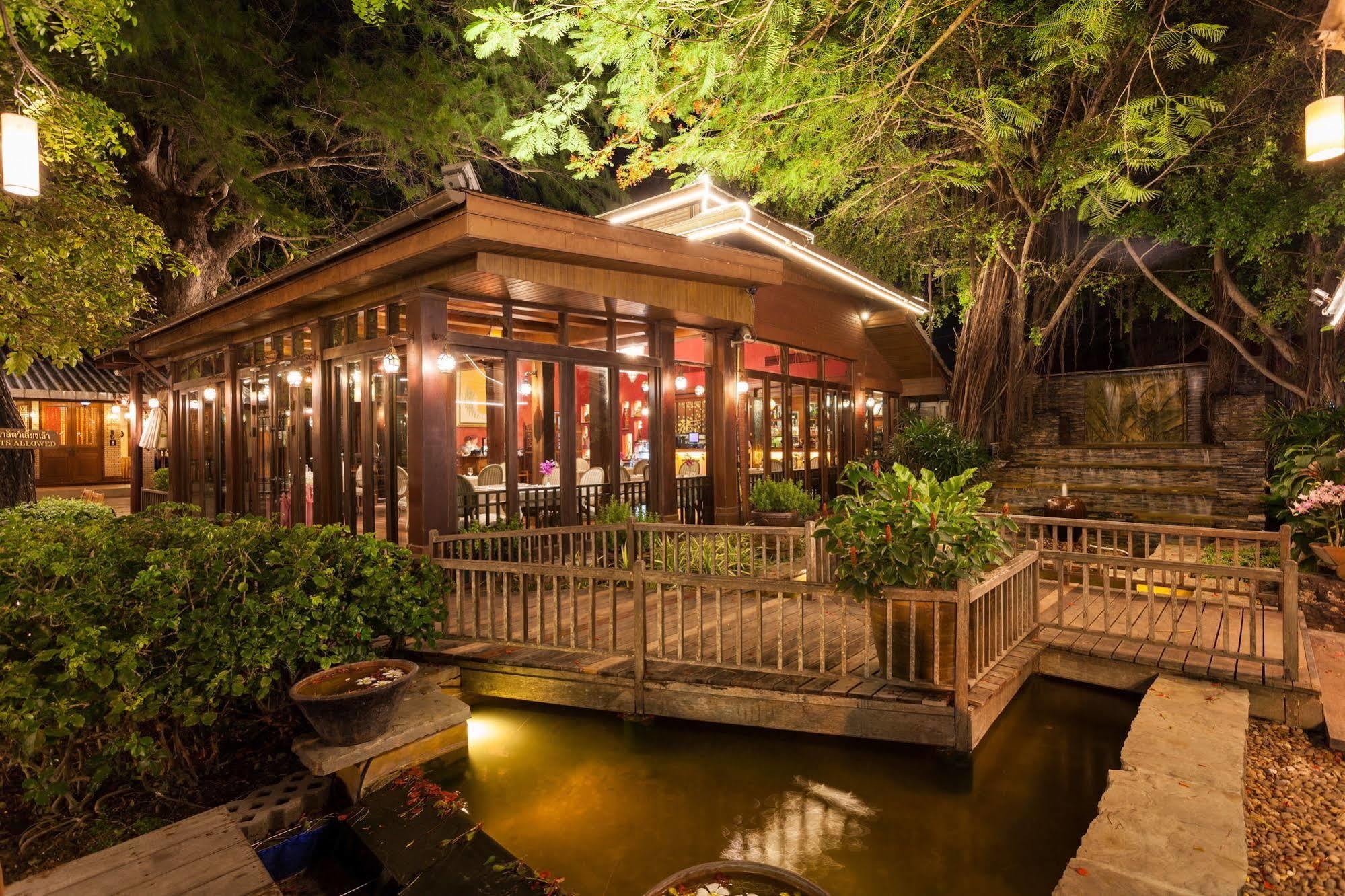Raya Front - The In Resort