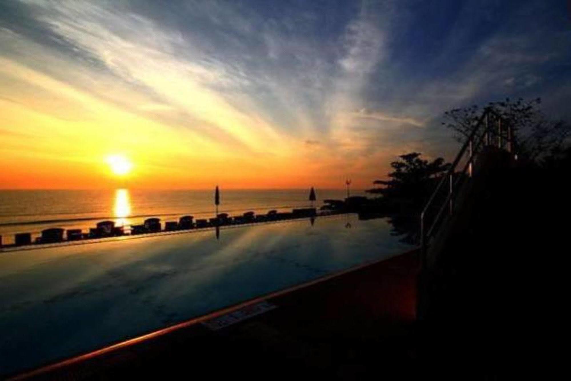 Golden 4* Khanom