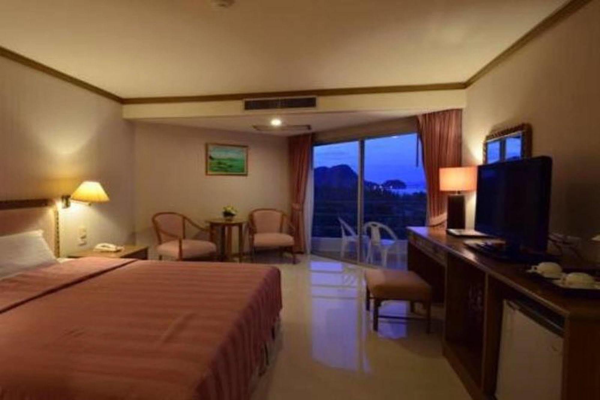 Golden Hotel 4*
