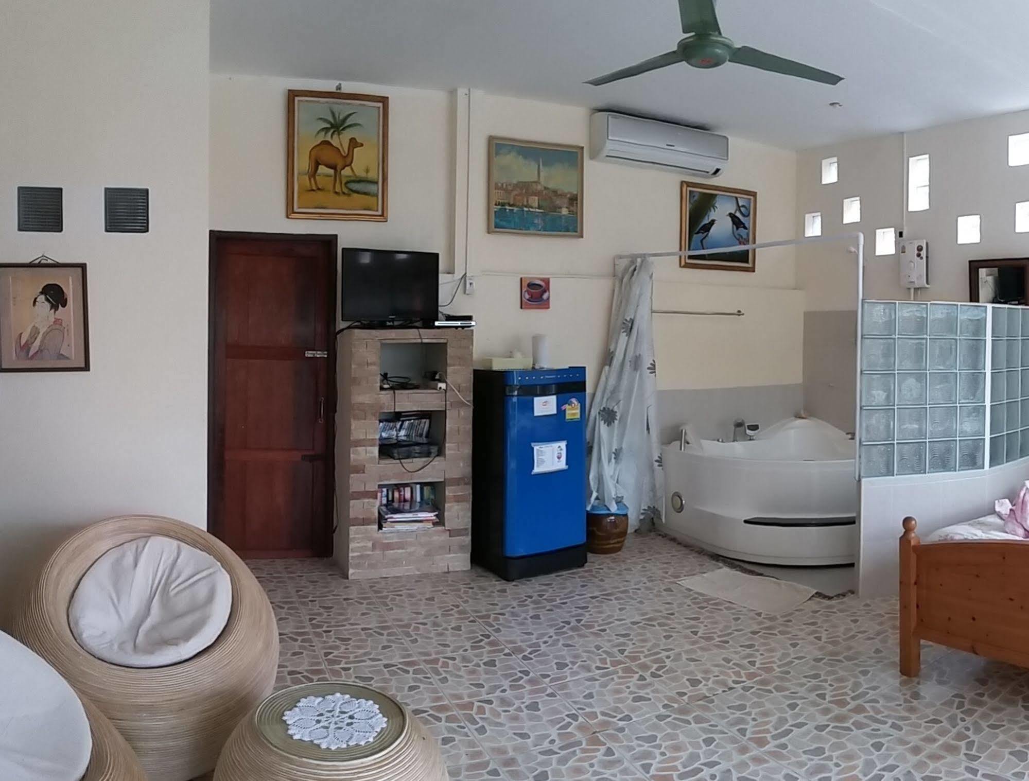 Penny's Apartment Ban Chang (Rayong)
