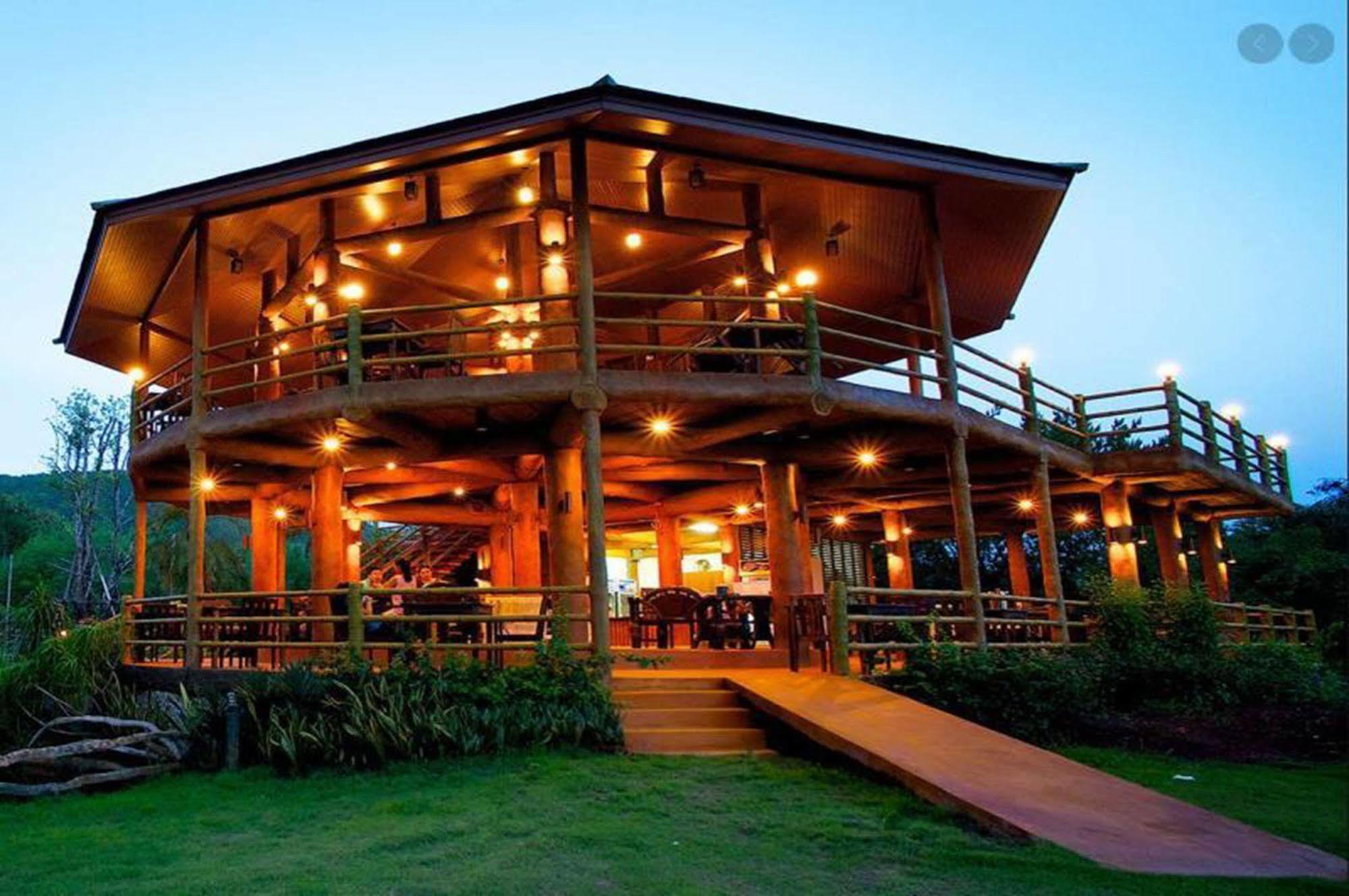 Resort Blues River Chao Lao Beach