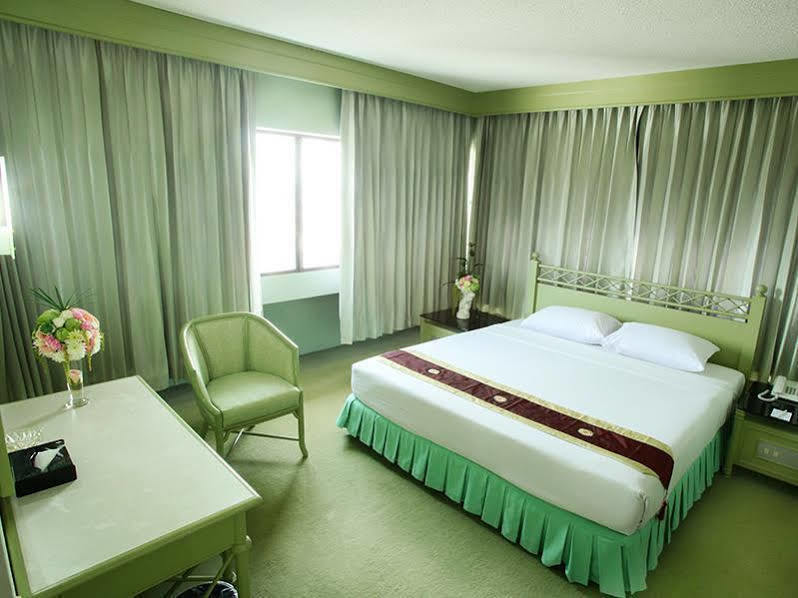 Hotel Thumrin 3*