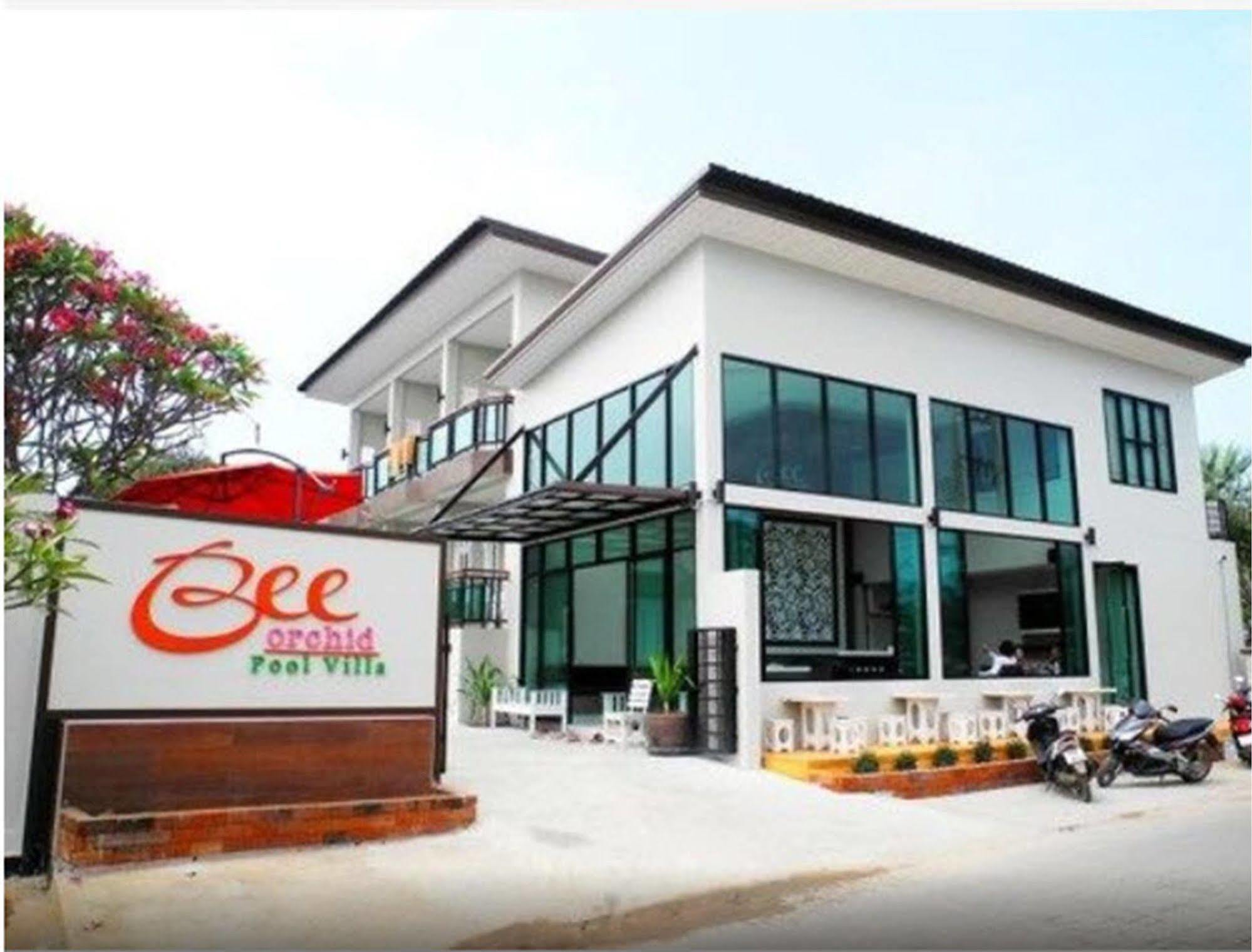 Bee Orchid Pool Hotel Pattaya
