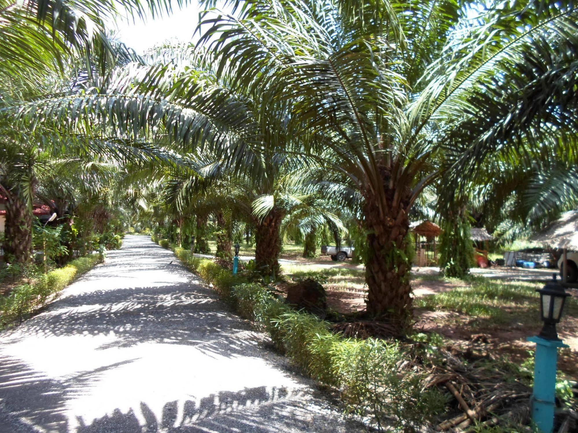 Bantatuk & Restaurant Lodge Ban Tha Khun