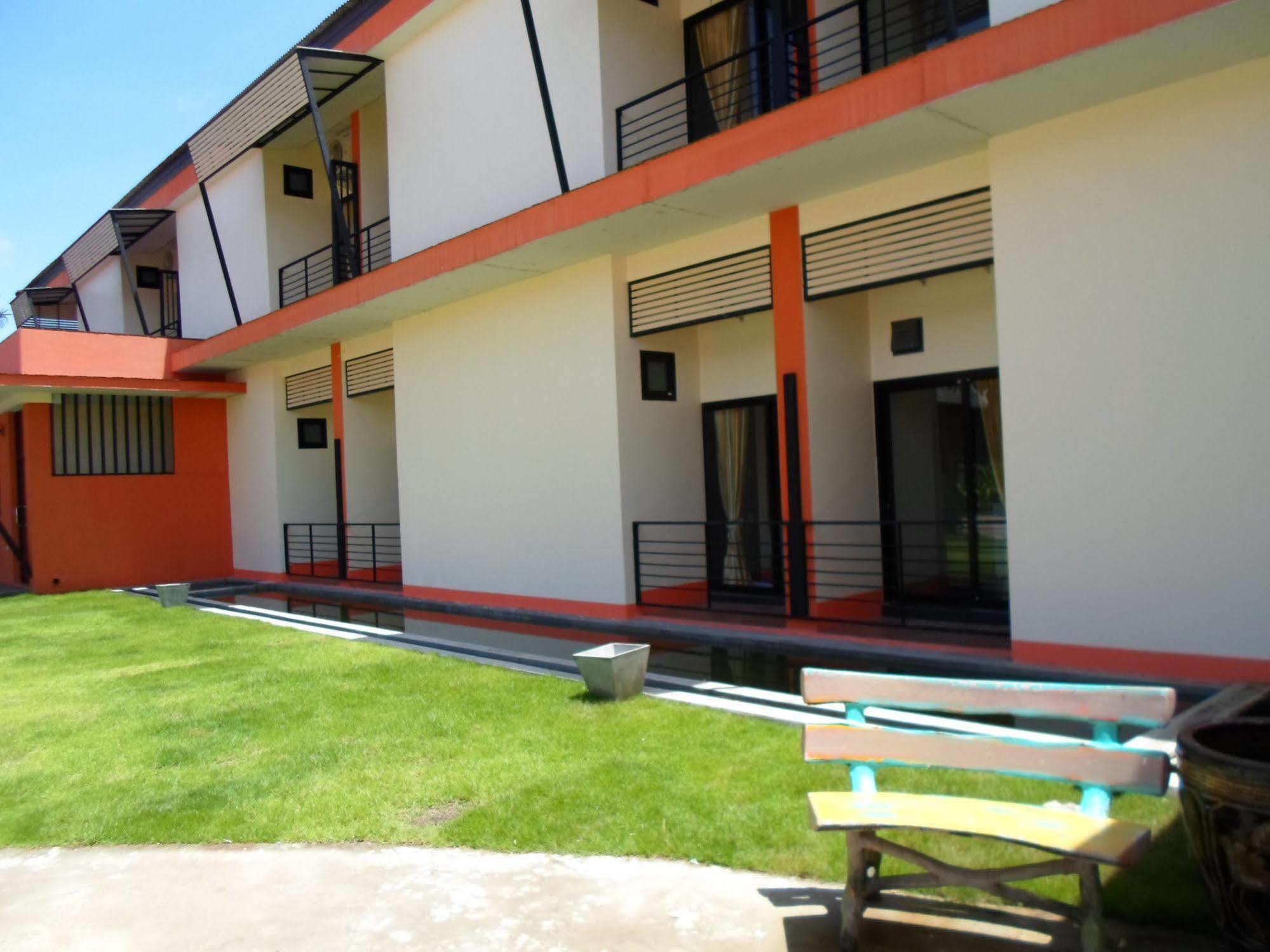 Bantatuk & Restaurant Lodge *