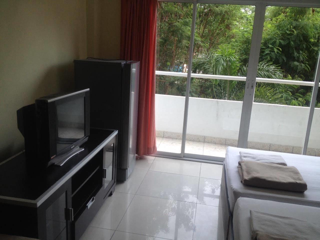 Jomtien Hostel 2*