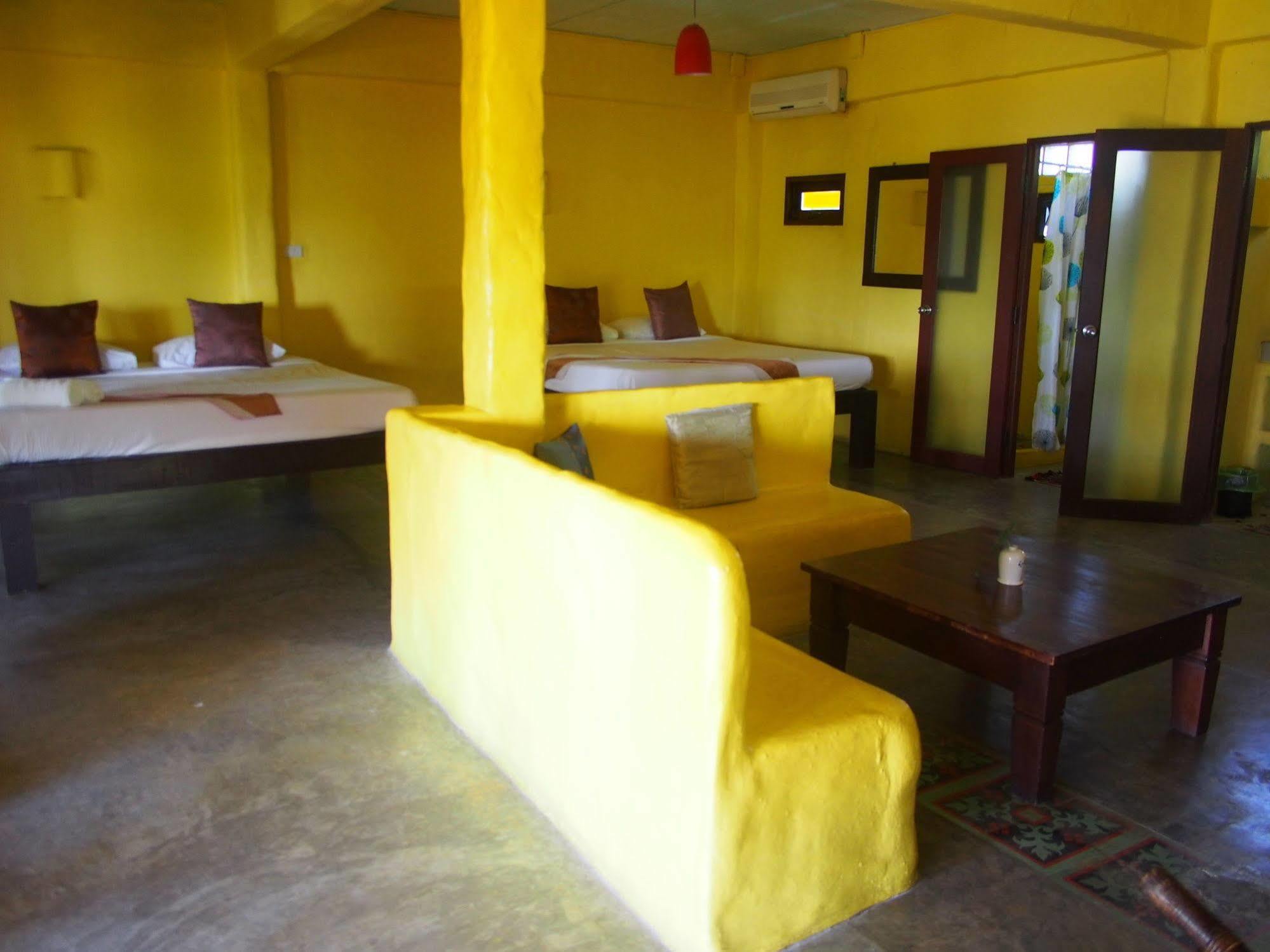 Tamarina Resort 2*