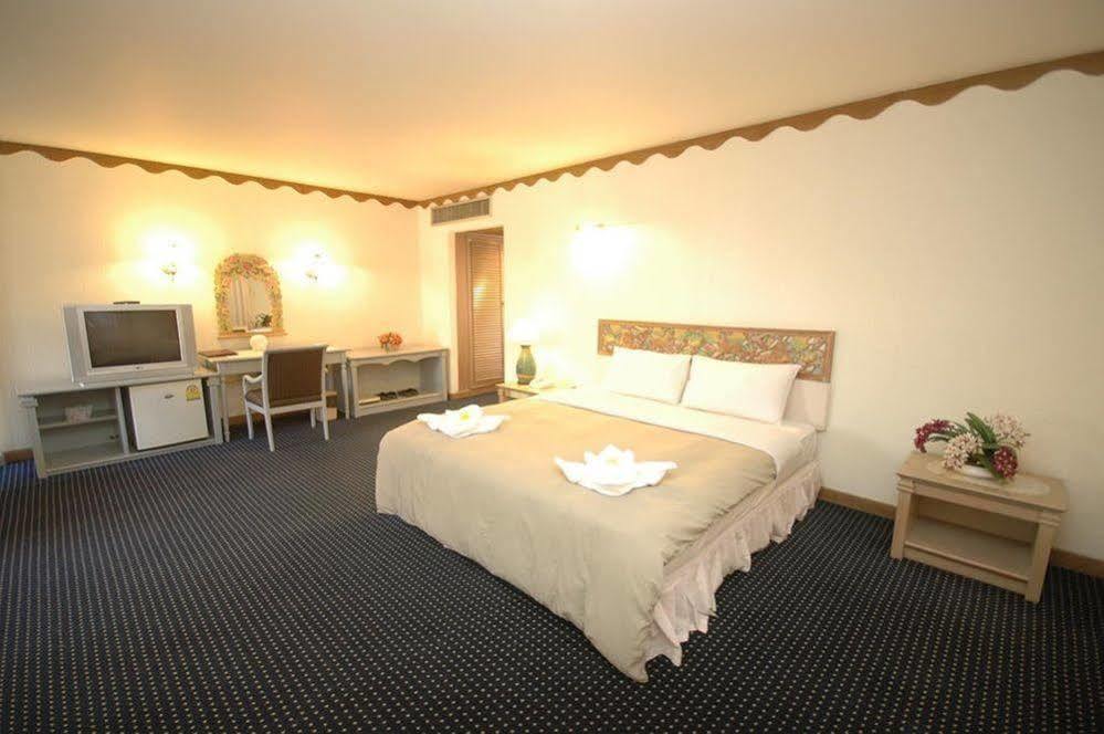 Hotel Lopburi Inn Hotel
