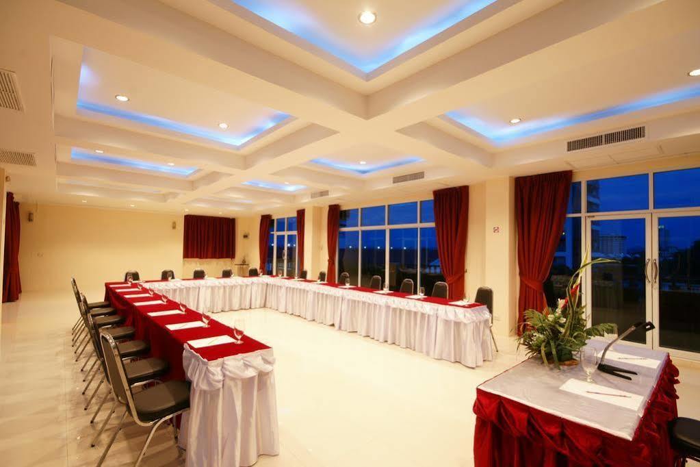 Seaside Pattaya Hotel 3*