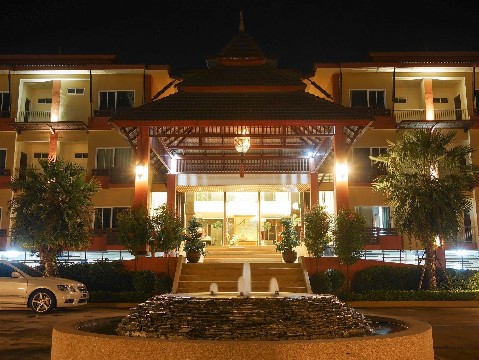 Hotel Phufa Waree Chiangrai - Sha Extra 4*