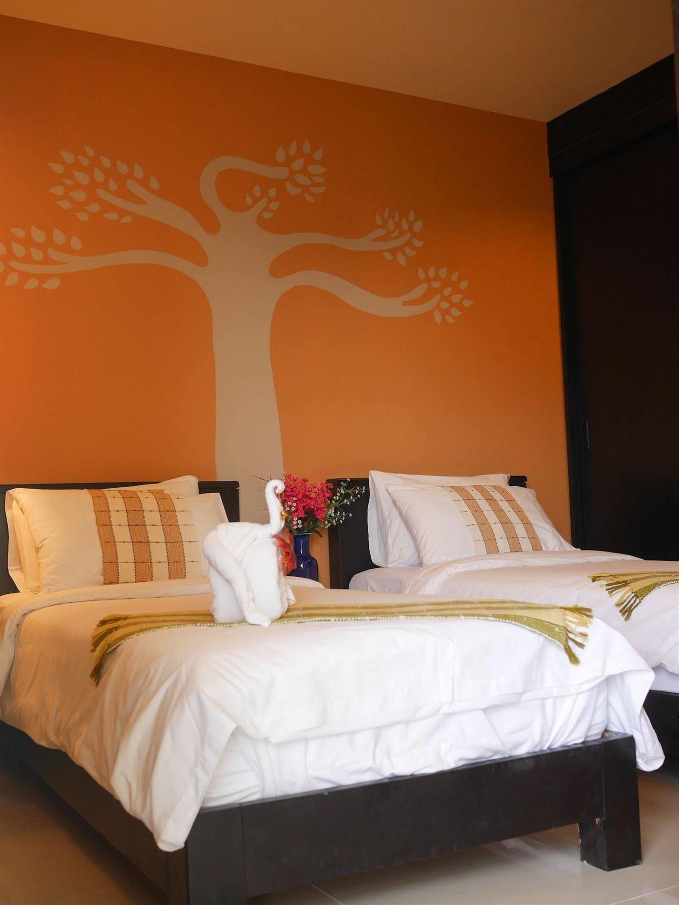 Hotel Phufa Waree Chiangrai - Sha Extra 4*